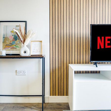 City Centre Emerald Escape - Sleeps-6, 2Beds & 2Baths , Netflix , Free Internet Birmingham Eksteriør bilde