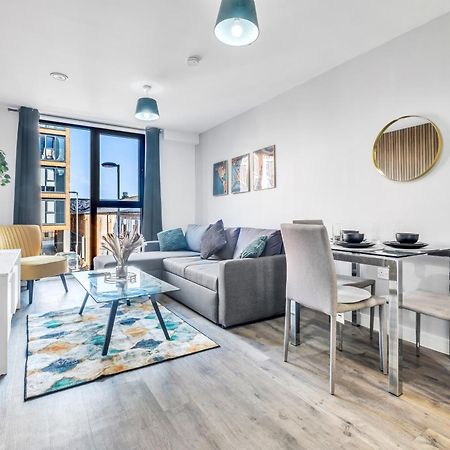 City Centre Emerald Escape - Sleeps-6, 2Beds & 2Baths , Netflix , Free Internet Birmingham Eksteriør bilde