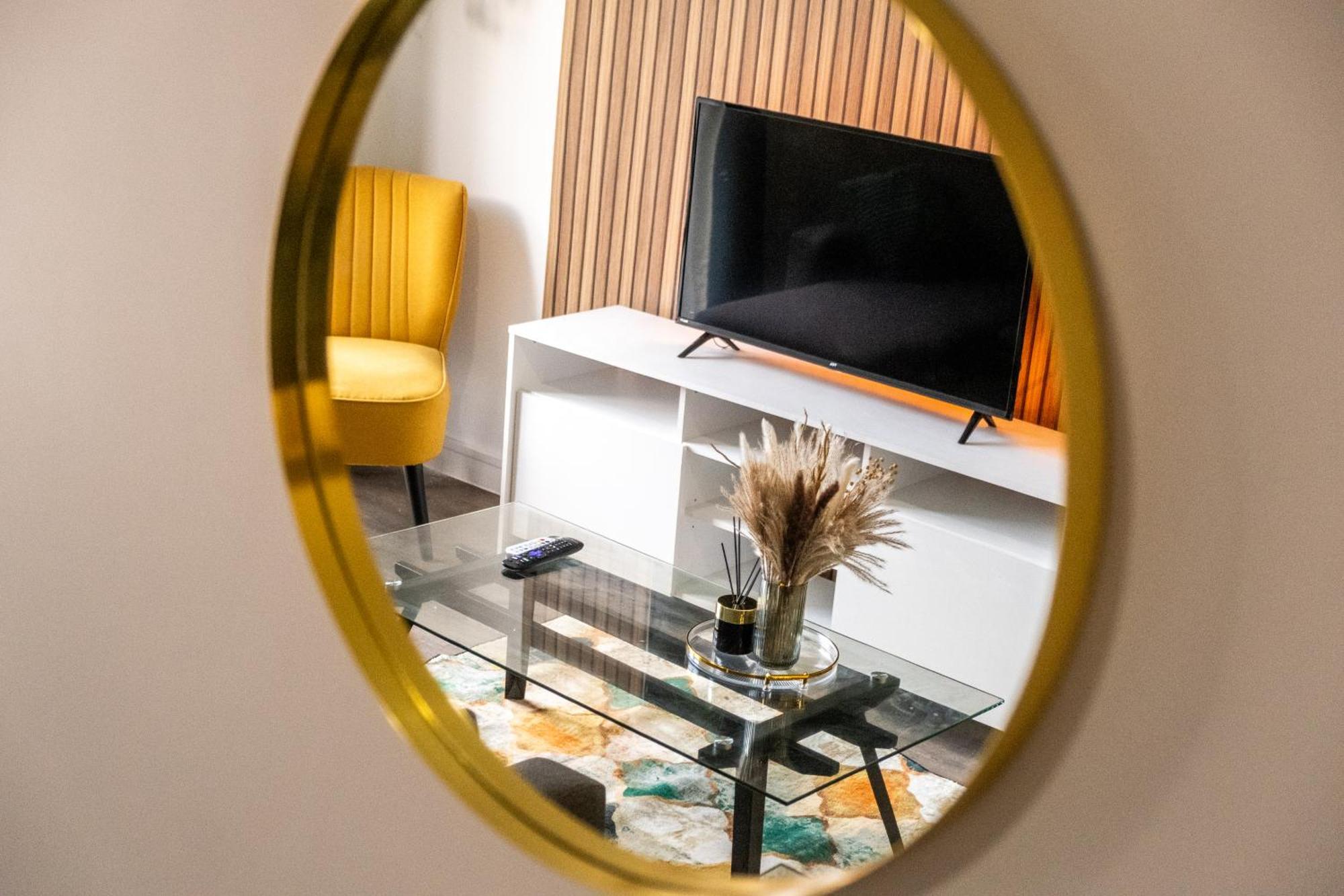 City Centre Emerald Escape - Sleeps-6, 2Beds & 2Baths , Netflix , Free Internet Birmingham Eksteriør bilde