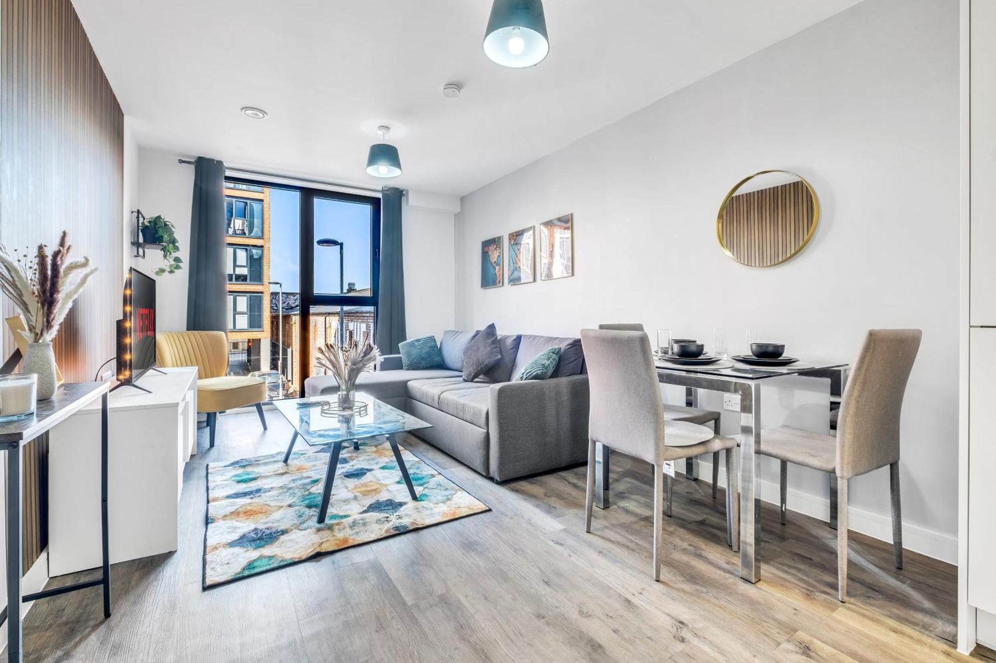 City Centre Emerald Escape - Sleeps-6, 2Beds & 2Baths , Netflix , Free Internet Birmingham Eksteriør bilde