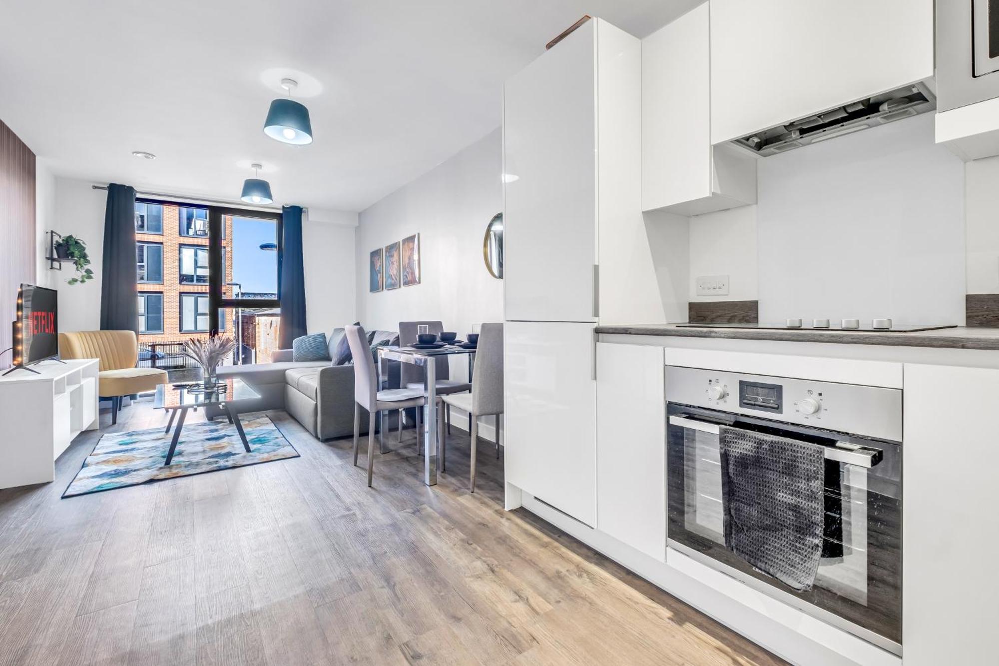 City Centre Emerald Escape - Sleeps-6, 2Beds & 2Baths , Netflix , Free Internet Birmingham Eksteriør bilde