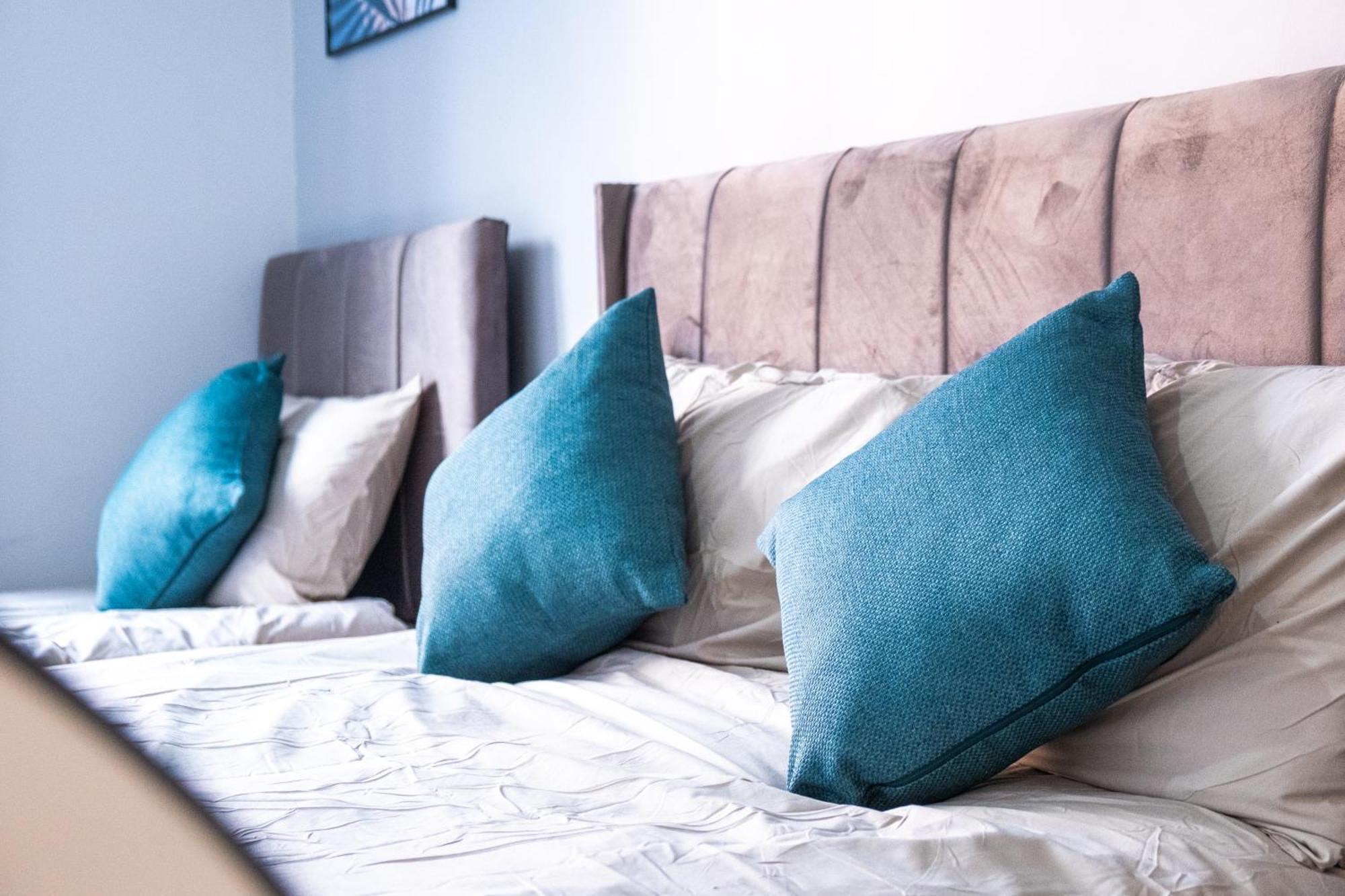 City Centre Emerald Escape - Sleeps-6, 2Beds & 2Baths , Netflix , Free Internet Birmingham Eksteriør bilde