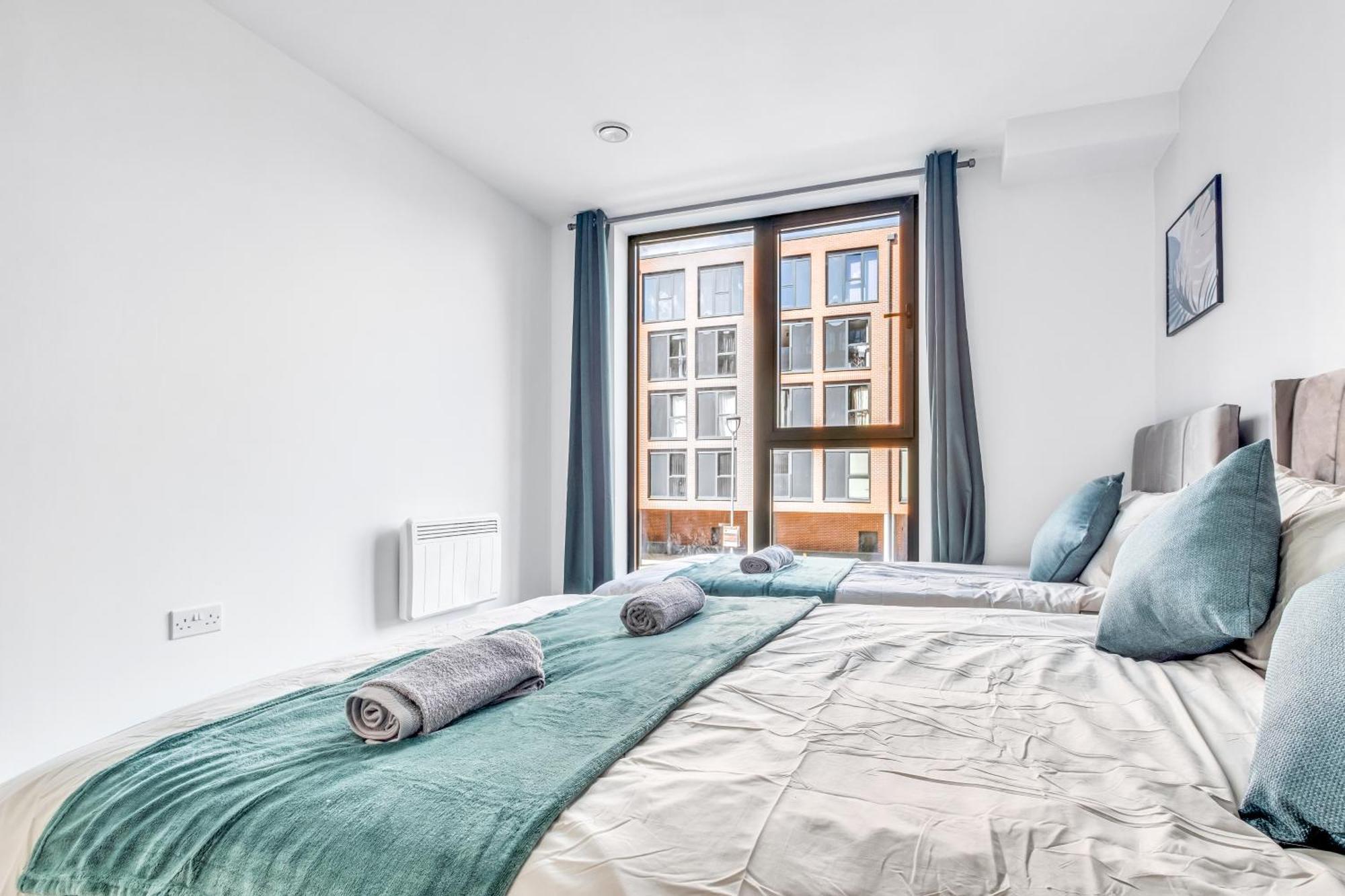 City Centre Emerald Escape - Sleeps-6, 2Beds & 2Baths , Netflix , Free Internet Birmingham Eksteriør bilde