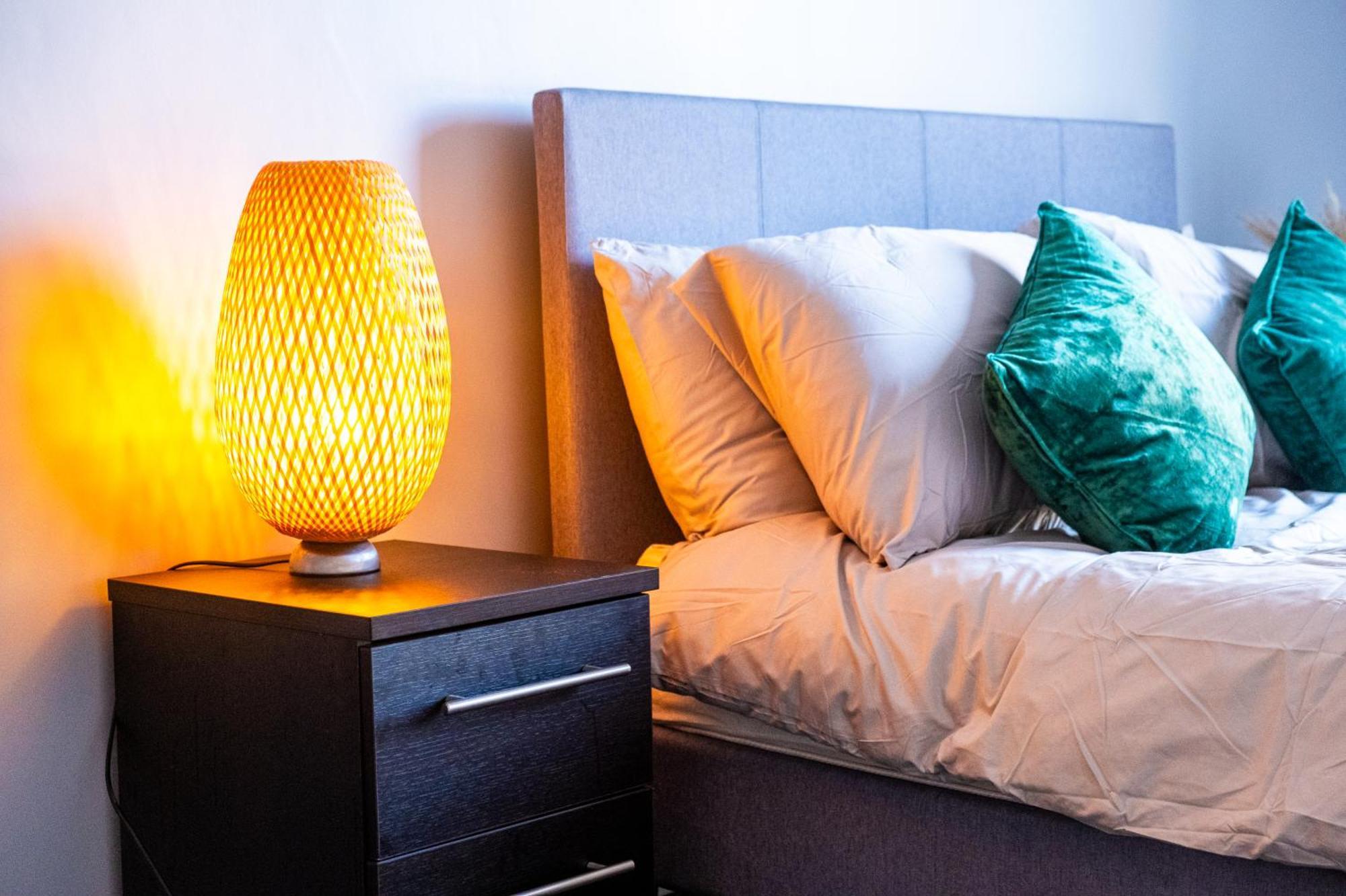 City Centre Emerald Escape - Sleeps-6, 2Beds & 2Baths , Netflix , Free Internet Birmingham Eksteriør bilde