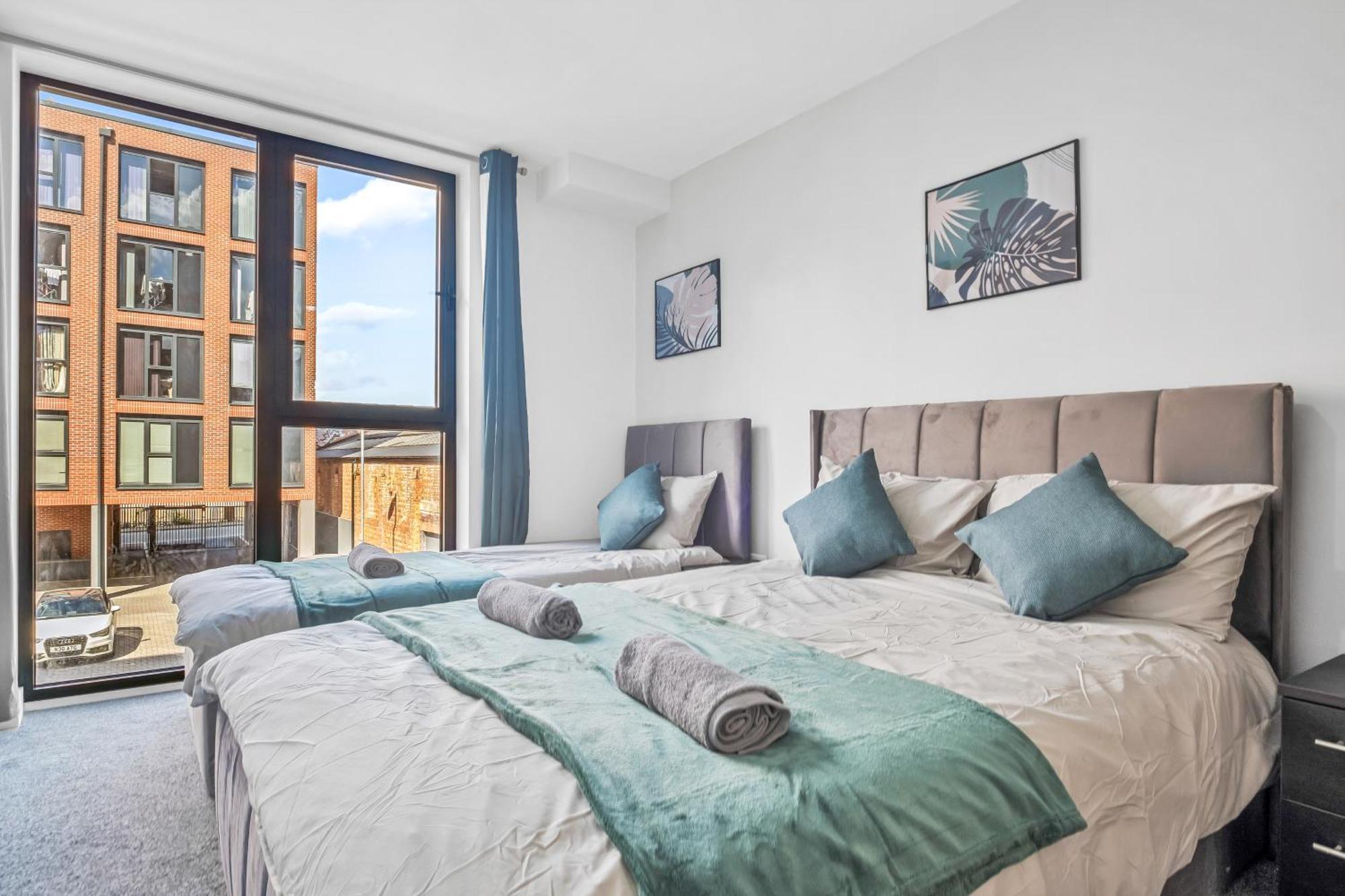 City Centre Emerald Escape - Sleeps-6, 2Beds & 2Baths , Netflix , Free Internet Birmingham Eksteriør bilde